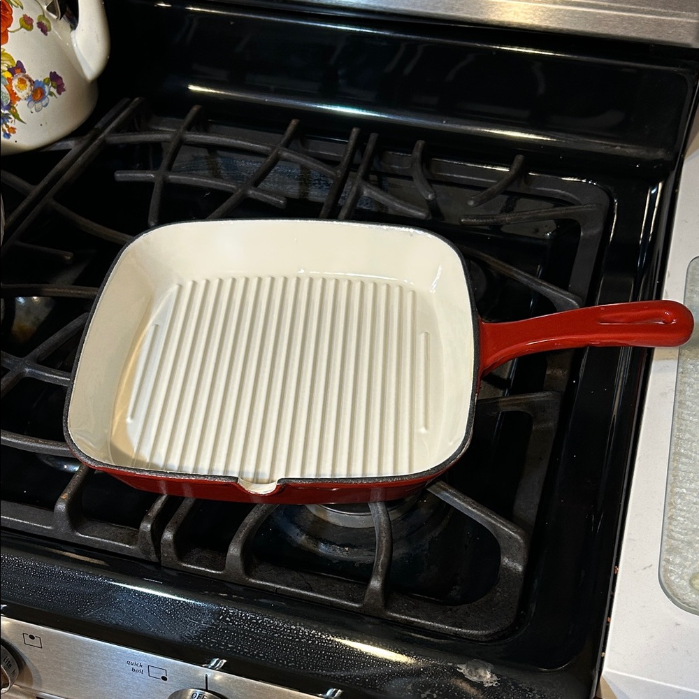 Field chef brand new without tag Red Cast Iron Grill Pan